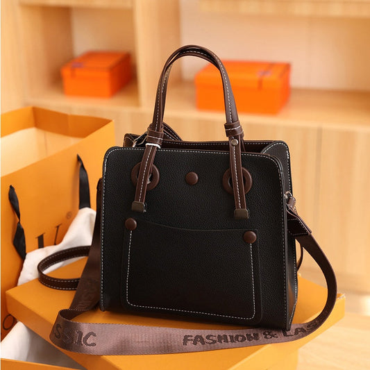 Women's Spacious Handbag – Sleek and Versatile